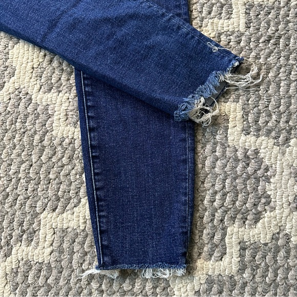 Good American Good Legs Chewed Hem High Rise Skinny Jeans - Picture 5 of 8